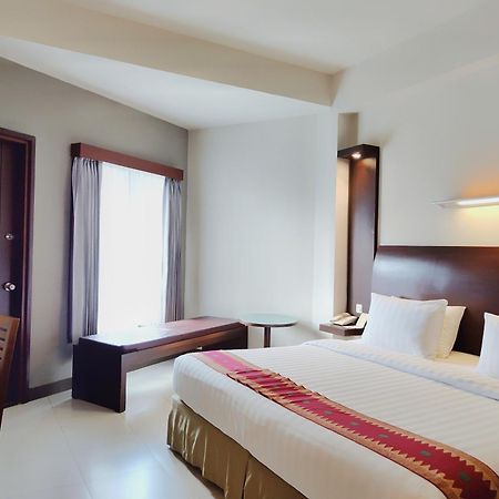Lombok Garden Hotel Mataram Buitenkant foto