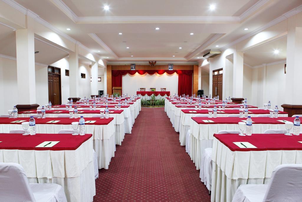 Lombok Garden Hotel Mataram Buitenkant foto