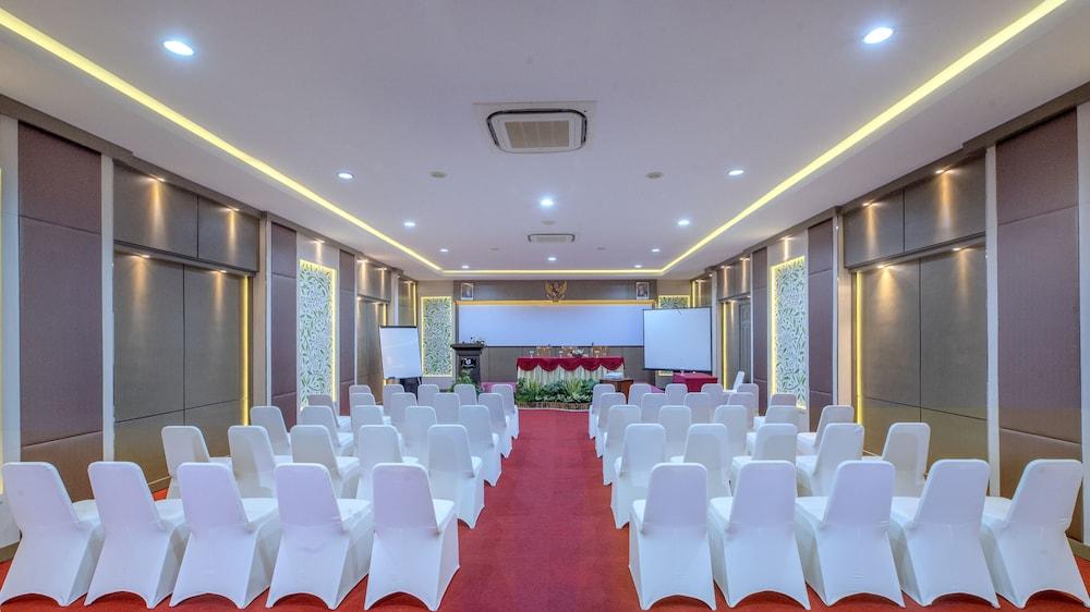 Lombok Garden Hotel Mataram Buitenkant foto