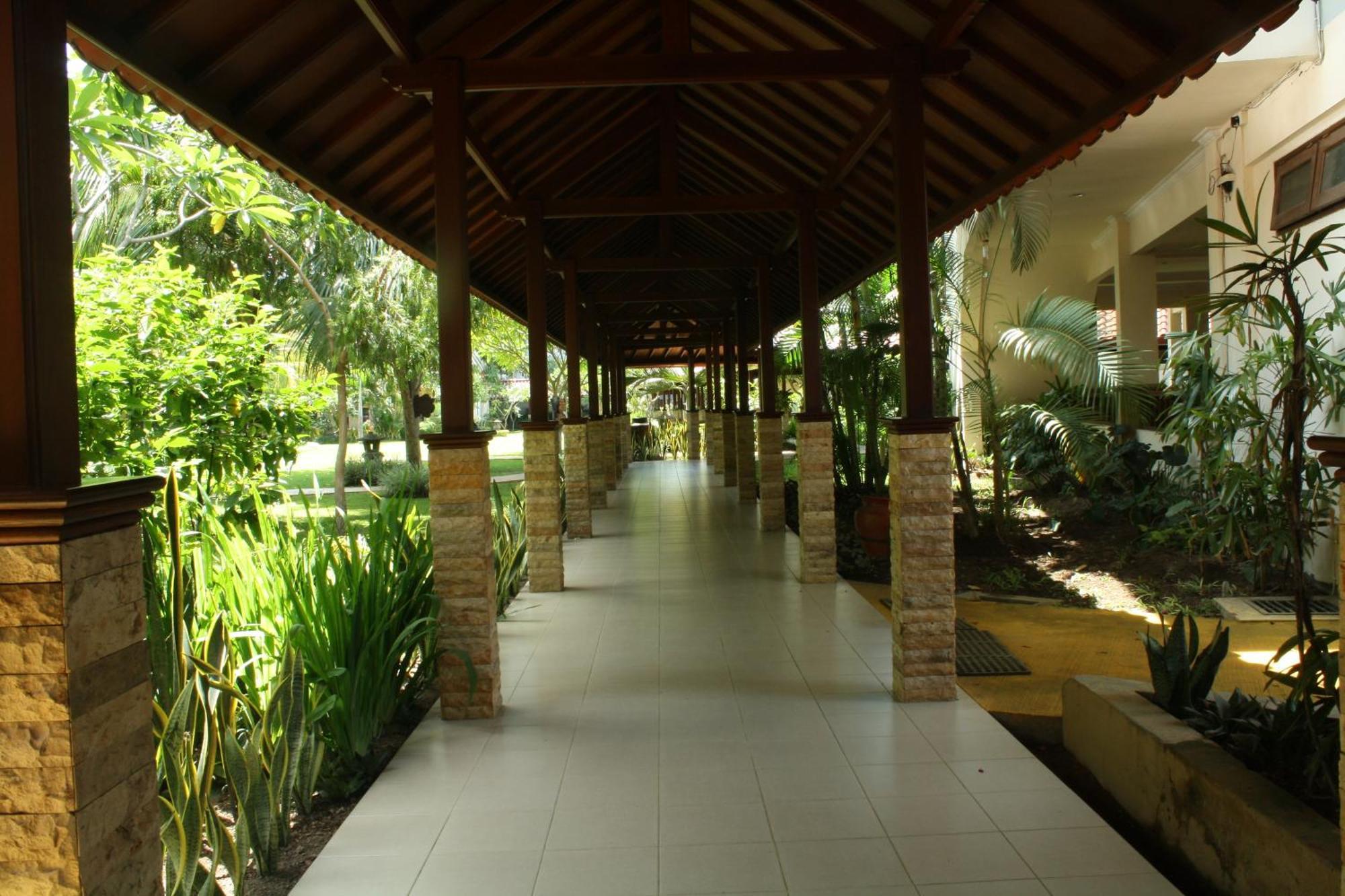 Lombok Garden Hotel Mataram Buitenkant foto