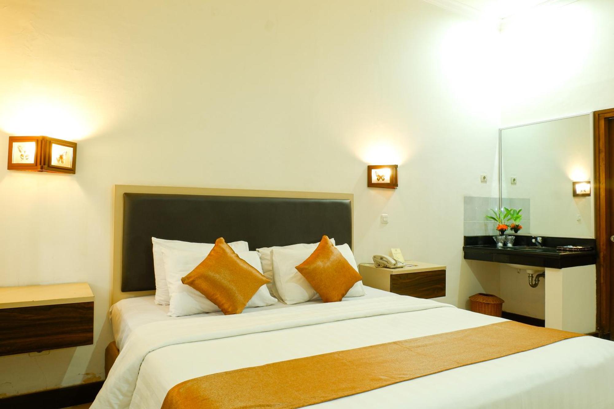 Lombok Garden Hotel Mataram Buitenkant foto
