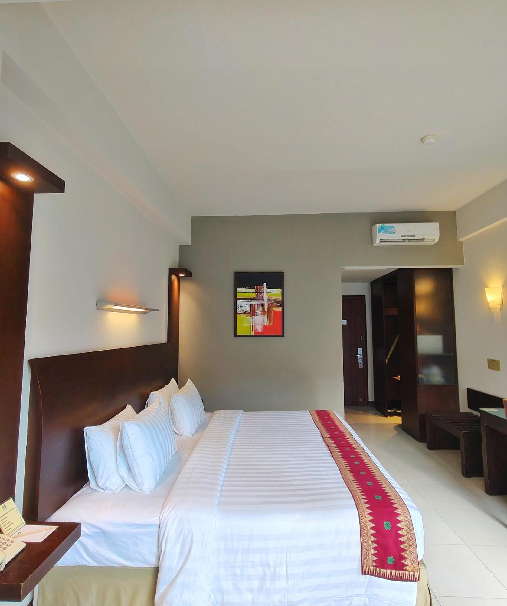 Lombok Garden Hotel Mataram Buitenkant foto