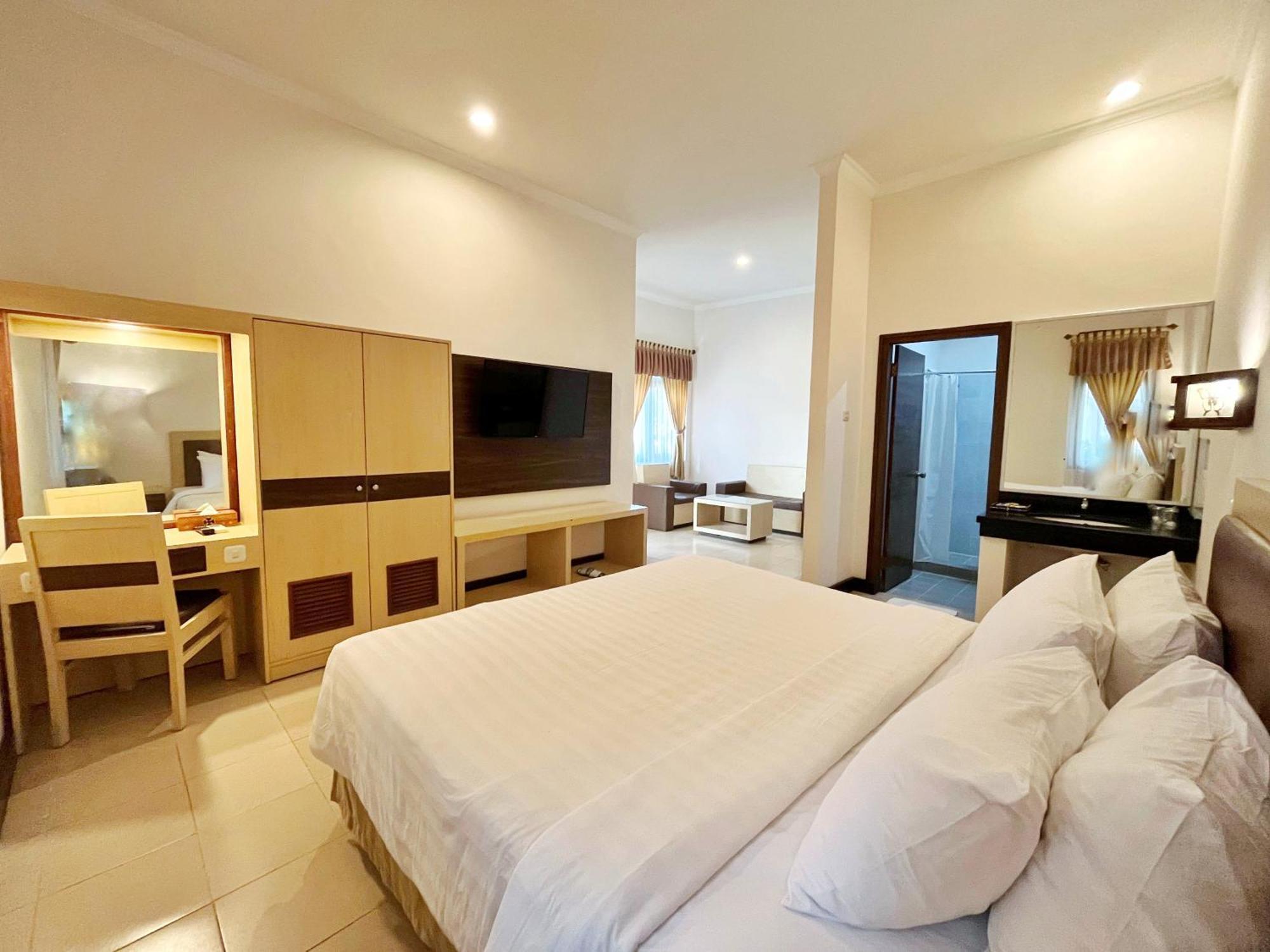 Lombok Garden Hotel Mataram Buitenkant foto