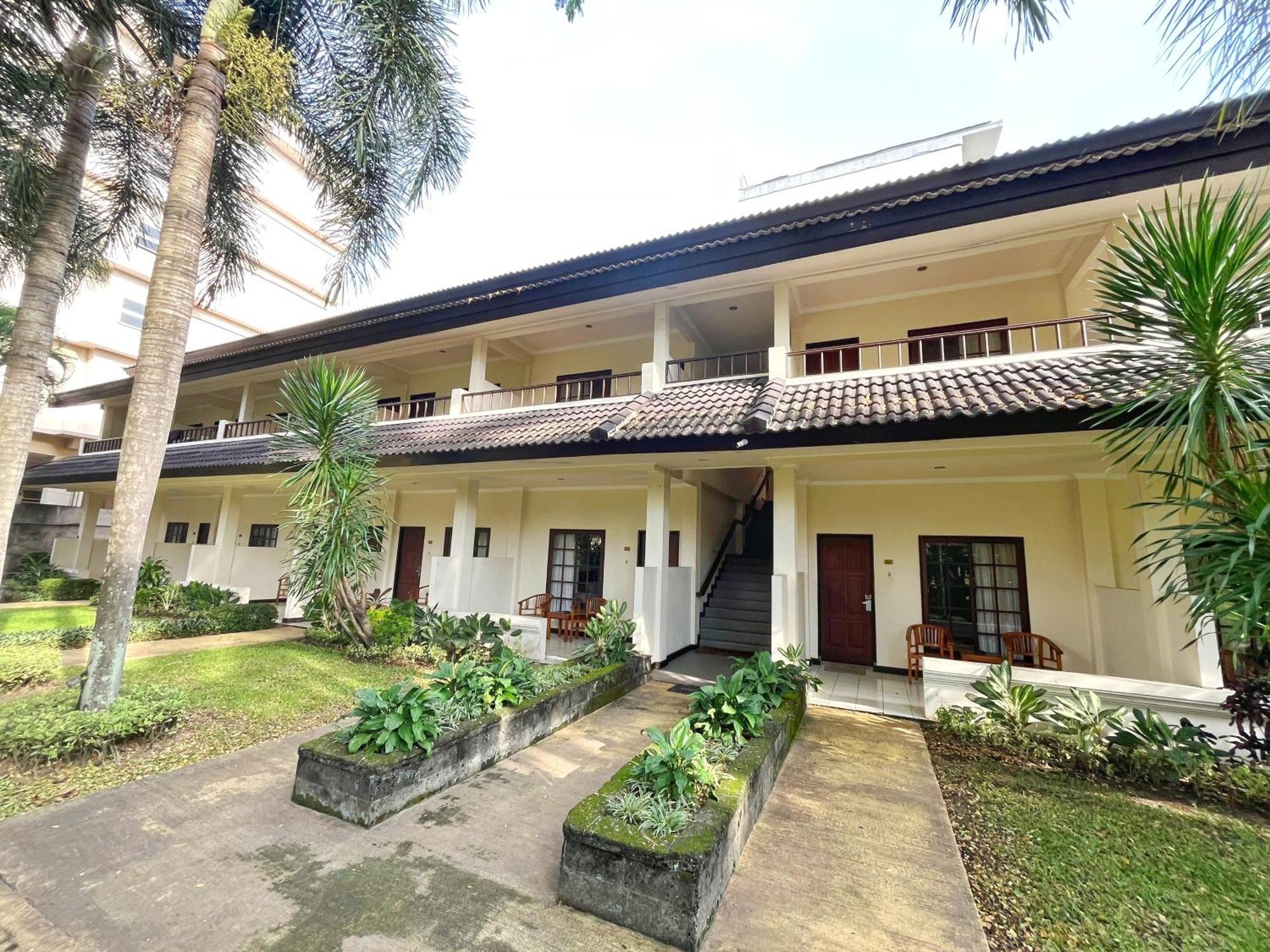 Lombok Garden Hotel Mataram Buitenkant foto