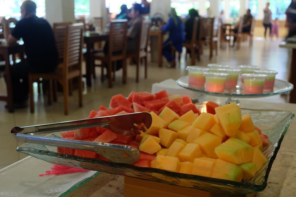 Lombok Garden Hotel Mataram Buitenkant foto