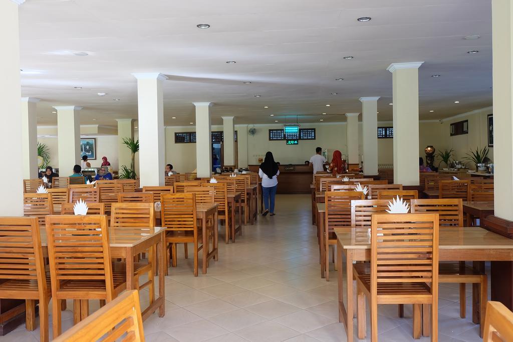 Lombok Garden Hotel Mataram Buitenkant foto