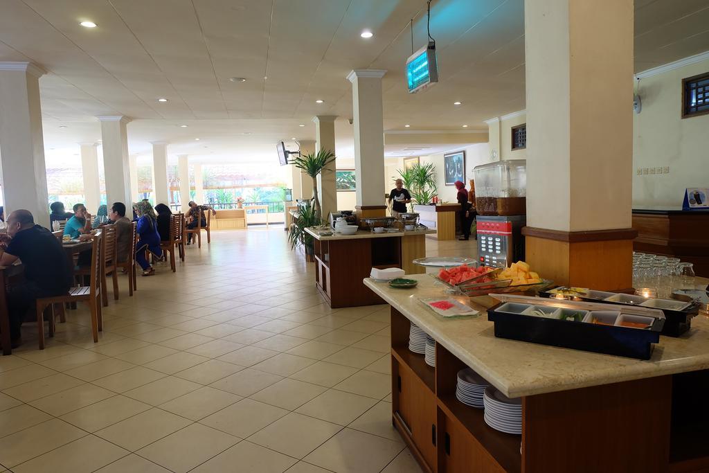 Lombok Garden Hotel Mataram Buitenkant foto